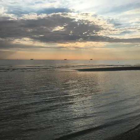 Casa Rava Beach Vista Mare דירה ריצ'יונה