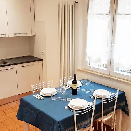 Casa Rava Beach Vista Mare דירה ריצ'יונה