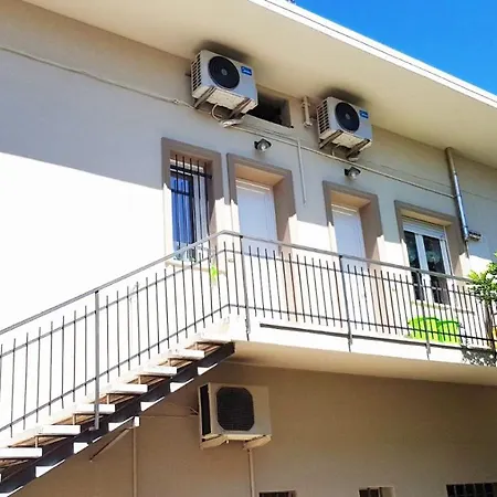 דירה Casa Rava Beach Vista Mare ריצ'יונה