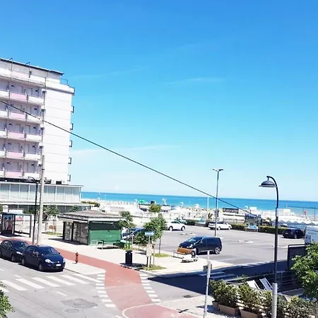 Casa Rava Beach Vista Mare דירה ריצ'יונה
