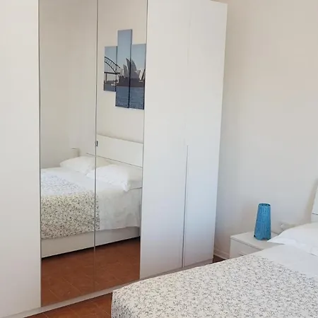 Casa Rava Beach Vista Mare דירה